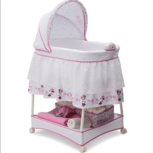 Baby Minnie Mouse bassinet